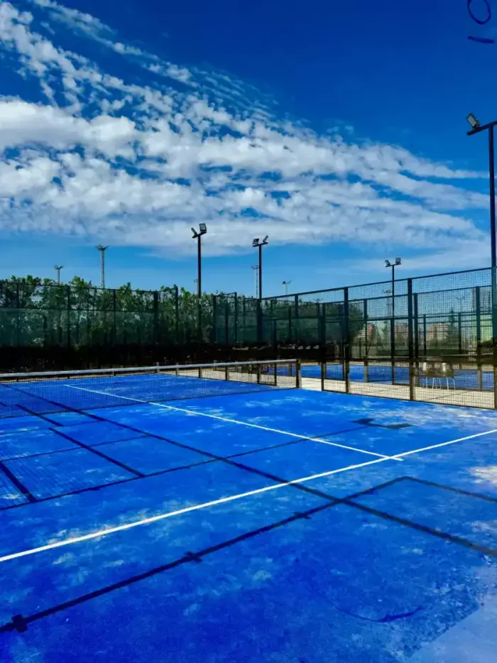 4 padel courts